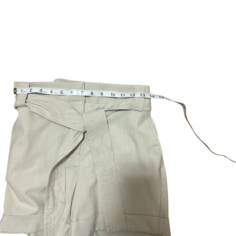 Rachel Zoe Beige High Waist Paper bag Belted Tailored cuffed Shorts | Size 6 - Picture 3 of 6
